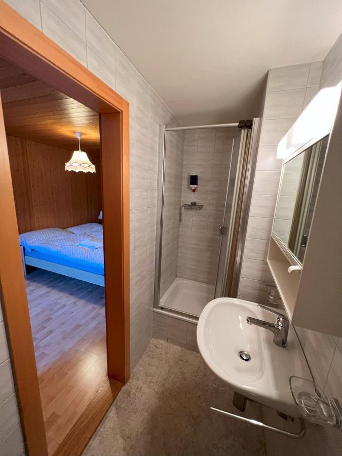 Hotel Jaeger Муртен Екстер'єр фото
